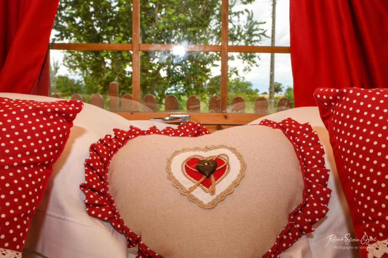 Domaine De La Courillere Bed & Breakfast Le Boupère Екстериор снимка