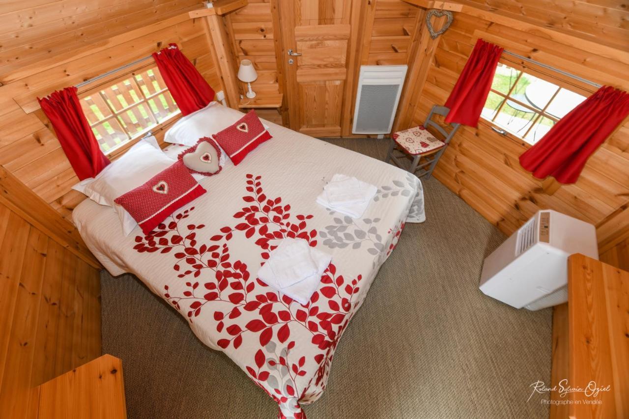 Domaine De La Courillere Bed & Breakfast Le Boupère Екстериор снимка