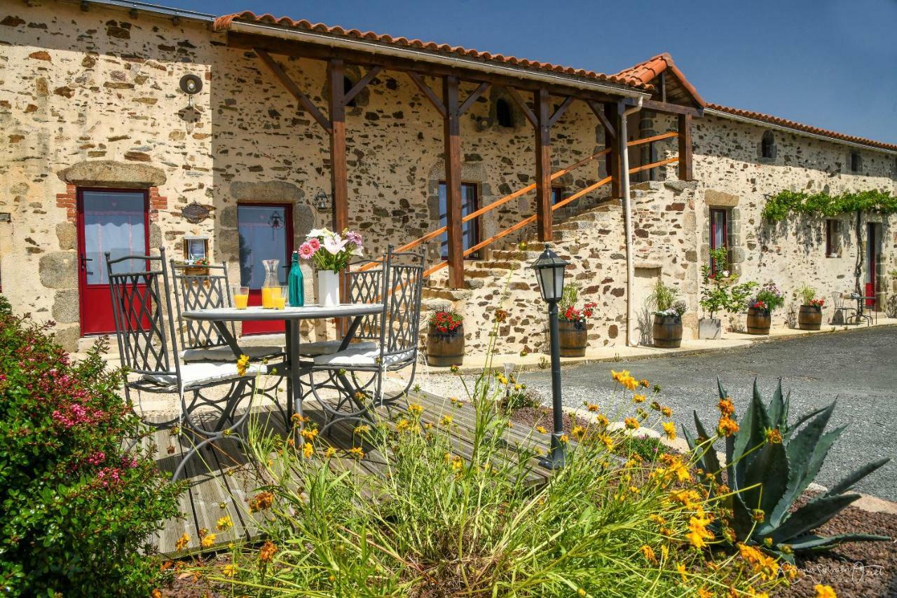 Domaine De La Courillere Bed & Breakfast Le Boupère Екстериор снимка