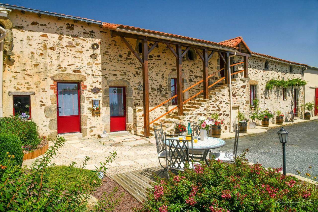 Domaine De La Courillere Bed & Breakfast Le Boupère Екстериор снимка